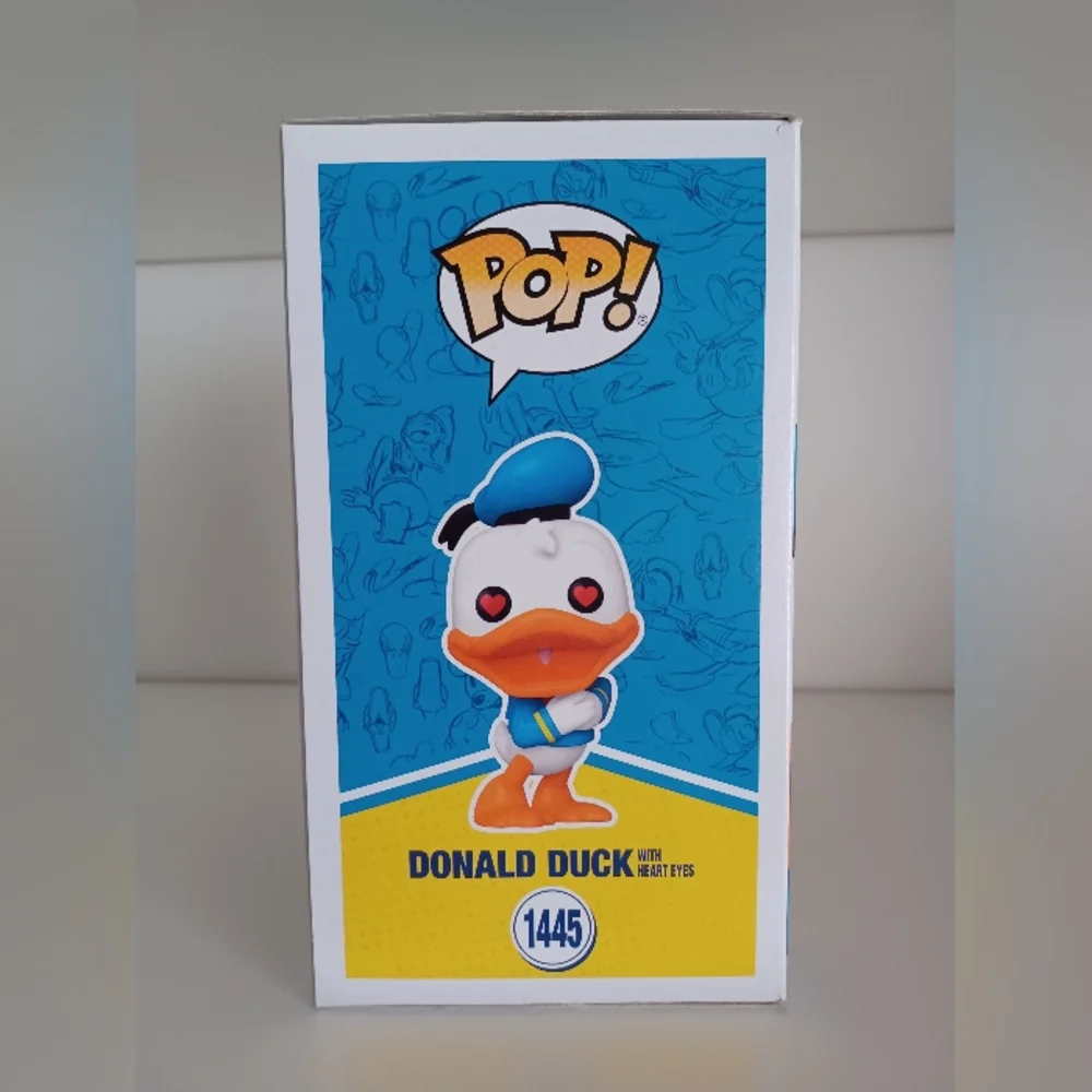 Disney Donald Duck With‎ Heart Eyes 1445 Vinyl Figure Funko Pop Toy Collectible
